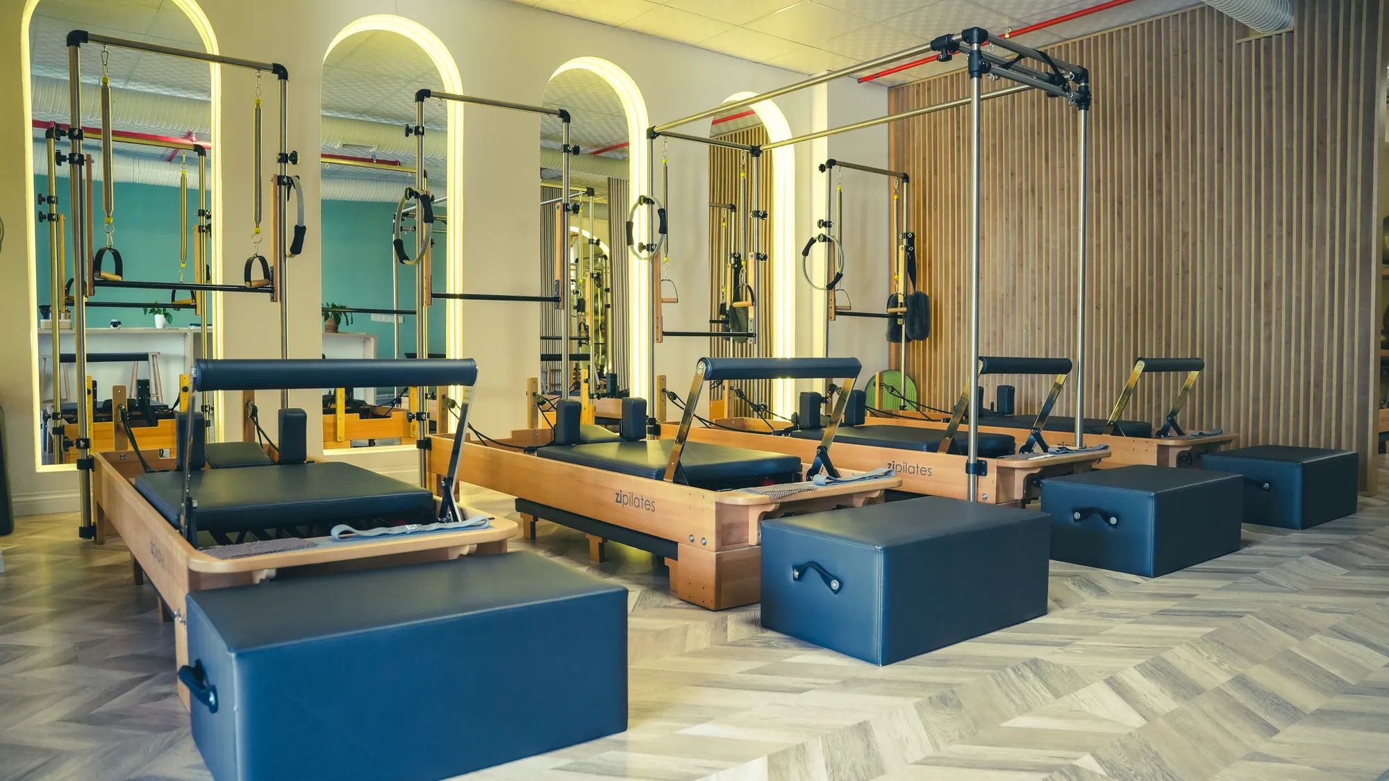 AlfaPilates Kapaklı stüdyosunun reformer salonu